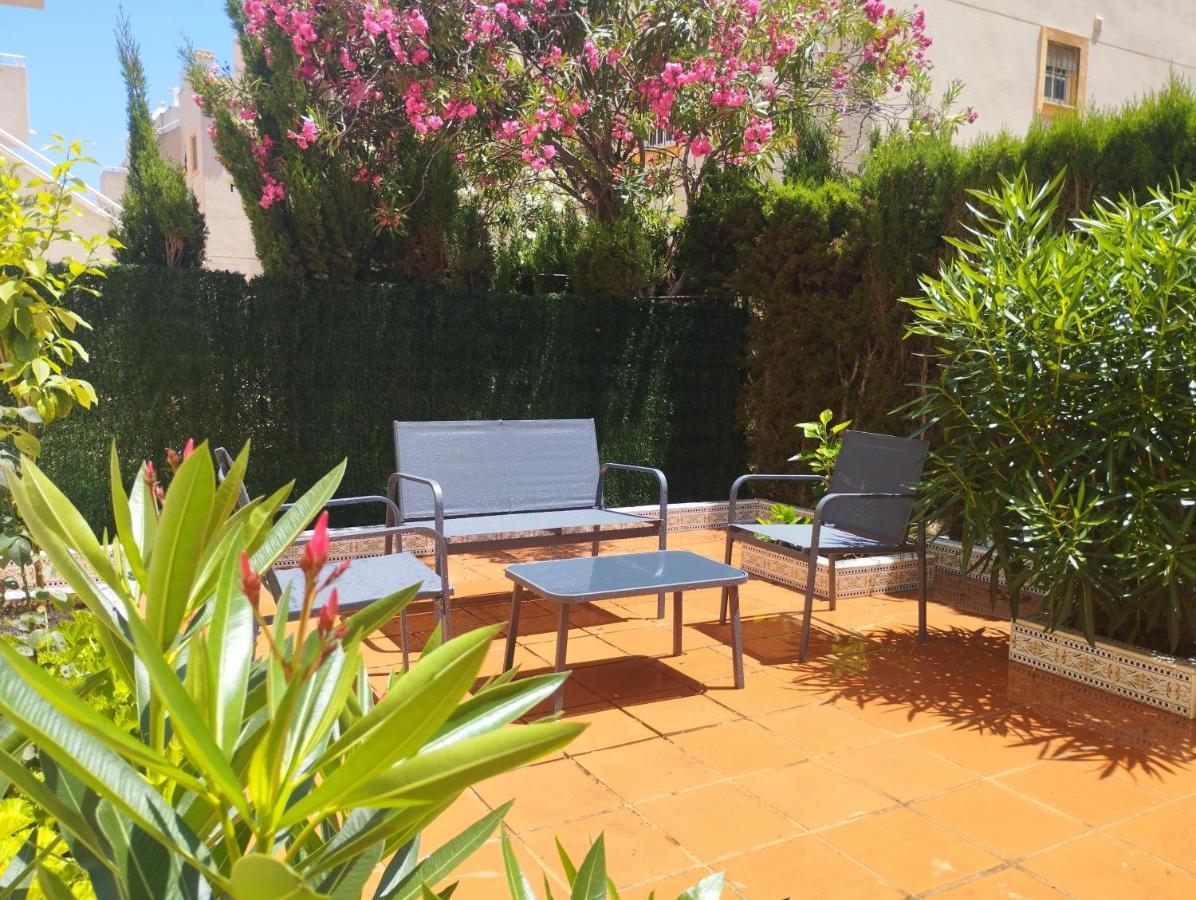 Torrevista Three Bedroom Apartment, Two Swimming Pools And Garage Torrevieja Esterno foto