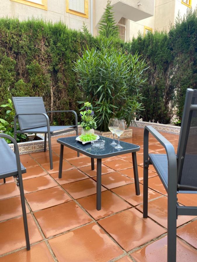Torrevista Three Bedroom Apartment, Two Swimming Pools And Garage Torrevieja Esterno foto