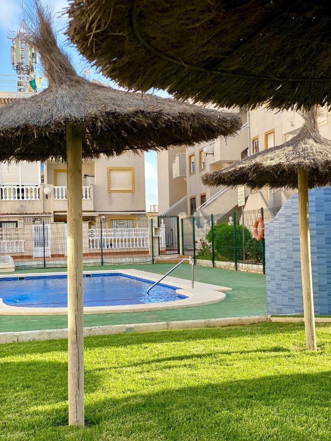 Torrevista Three Bedroom Apartment, Two Swimming Pools And Garage Torrevieja Esterno foto